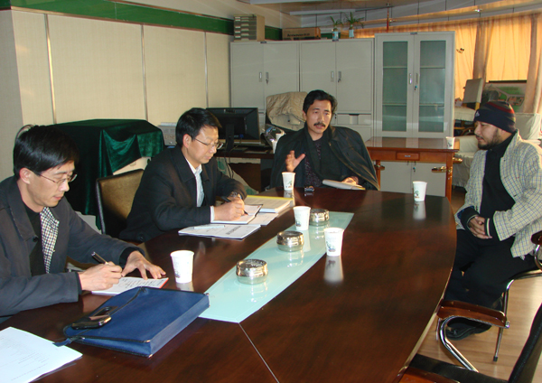 学校召开文化产业研讨会