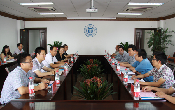 副校长张国珍主持召开第二组工作推进会