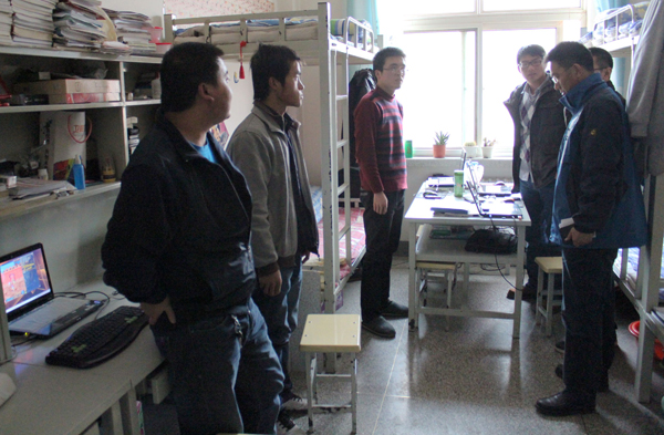 我校学生工作人员深入宿舍检查公寓管理与建设情况