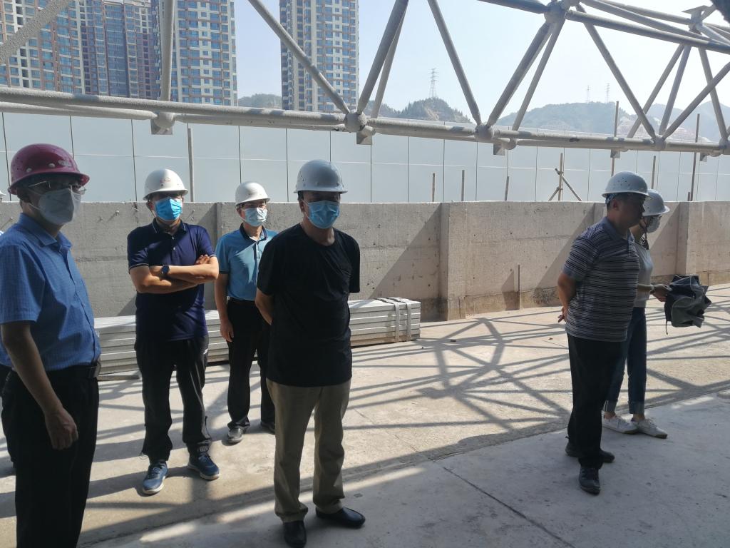 校领导检查在建项目工地疫情防控工作及项目进展情况
