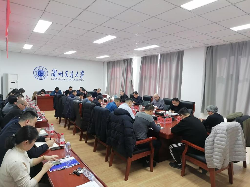 学校召开低空经济、人工智能交叉学科发展座谈会