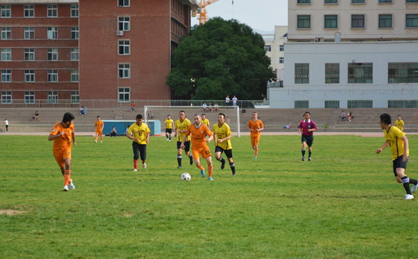 第46届运动会大学生足球赛决出四强