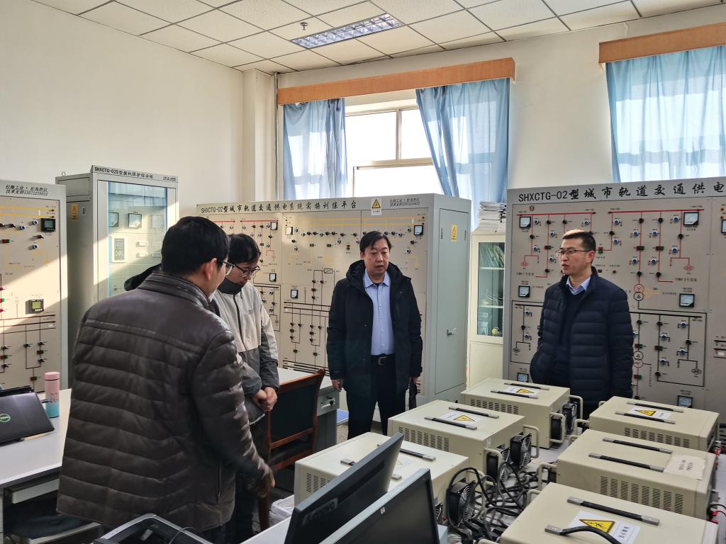 我校深入开展实验室工作专题调研全面提升实验教学质量和服务水平