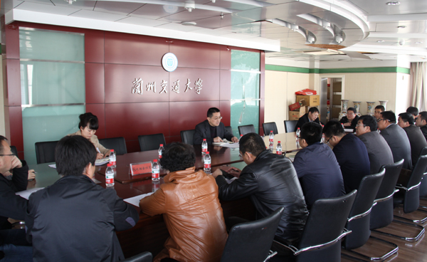 我校启动2014年度领导干部联系学生班级工作