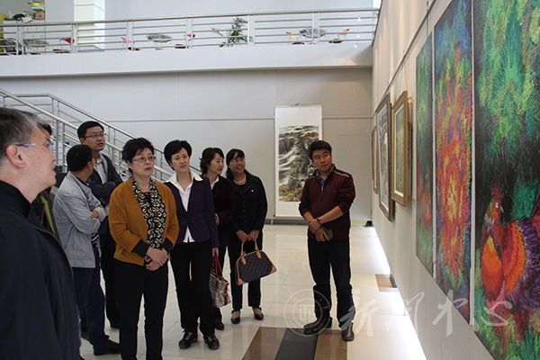 教职工书画摄影作品展开展