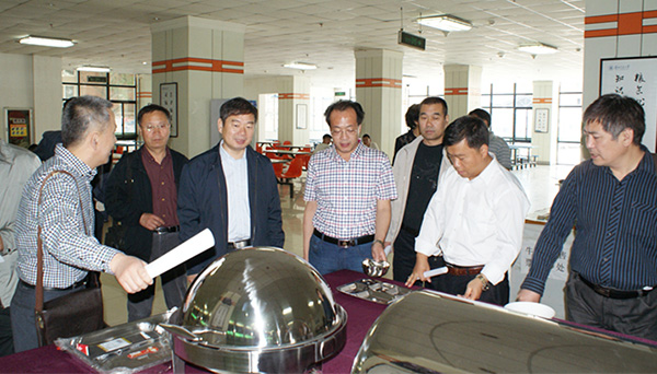 副校长党建武检查学校食品安全工作