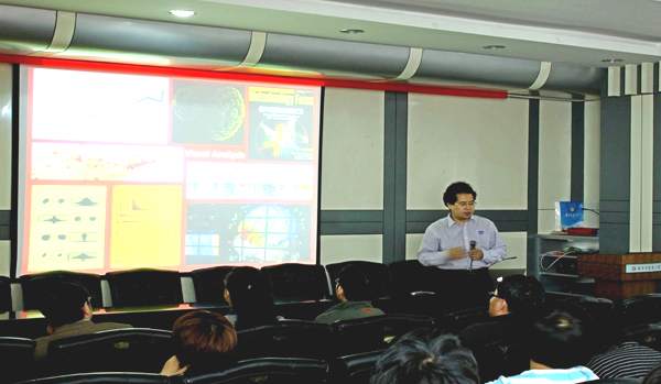 “CCF走进高校”举行 中国计算机学会专家作精彩报告