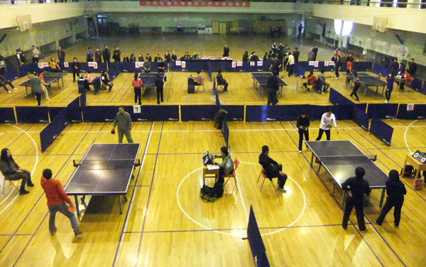 我校教职工乒乓球混合团体预赛顺利结束