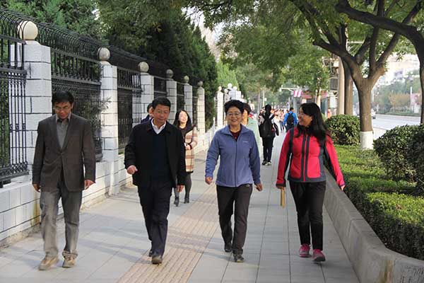 2016年秋季教职工健步走活动周圆满结束