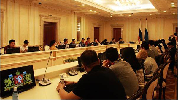 张亚军同学参加中国百人青年代表团访问俄罗斯