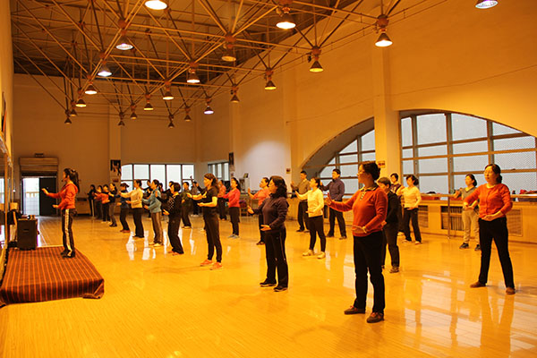 第五期教职工文体活动培训班开班