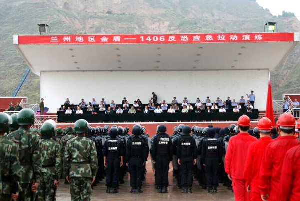 我校国防生参加兰州地区反恐应急拉动演练