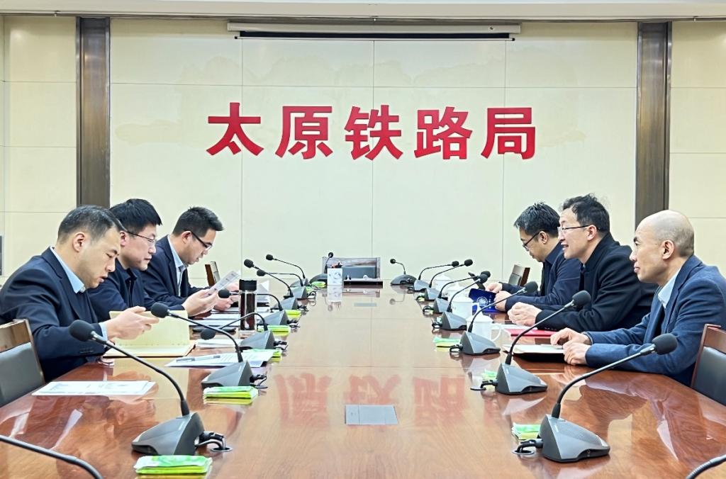 校领导一行赴太原、北京访企拓岗