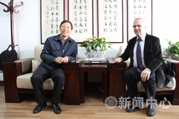 国际铁路联盟高级顾问Marc Guigon访问我校