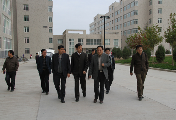 学校就后勤管理工作赴西北民族大学调研