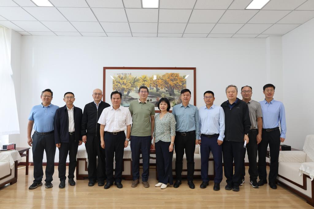 情系人才 共谋发展——校领导亲切接见黄春林教授和李精忠教授