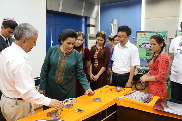 土库曼斯坦驻华大使访问我校