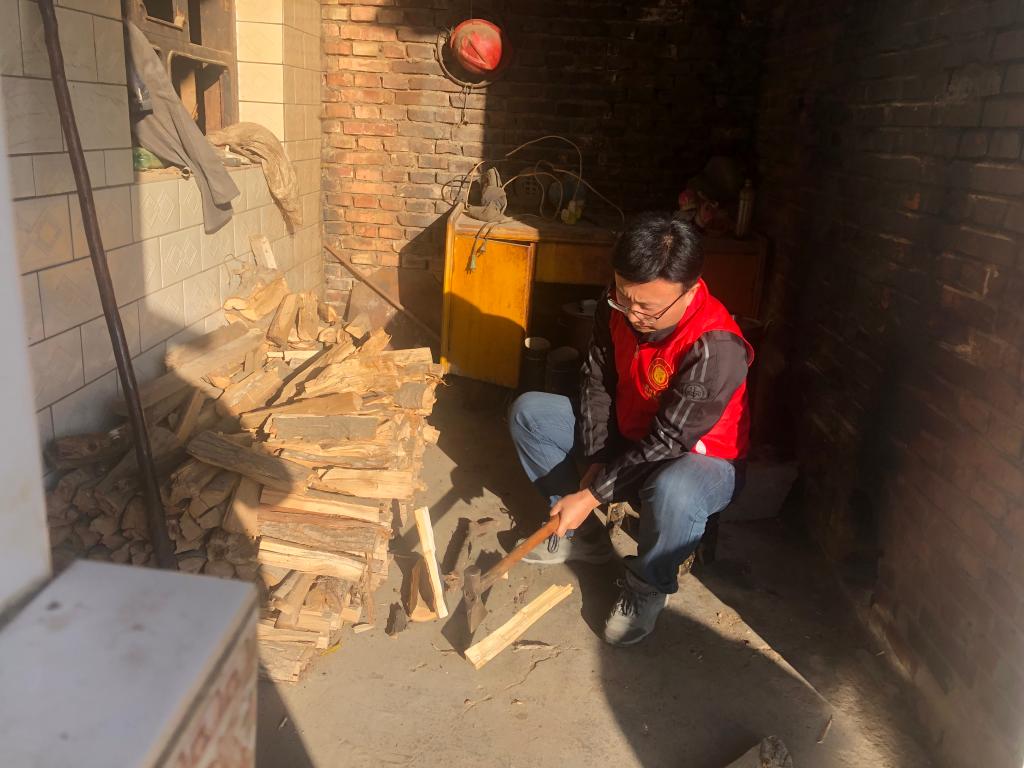 行走在山村小路上的那一抹红——兰州交通大学驻村工作队侧记