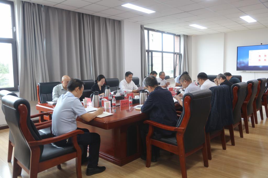 学校党委常委会会议传达学习习近平总书记重要讲话、重要指示精神研究部署近期重点工作