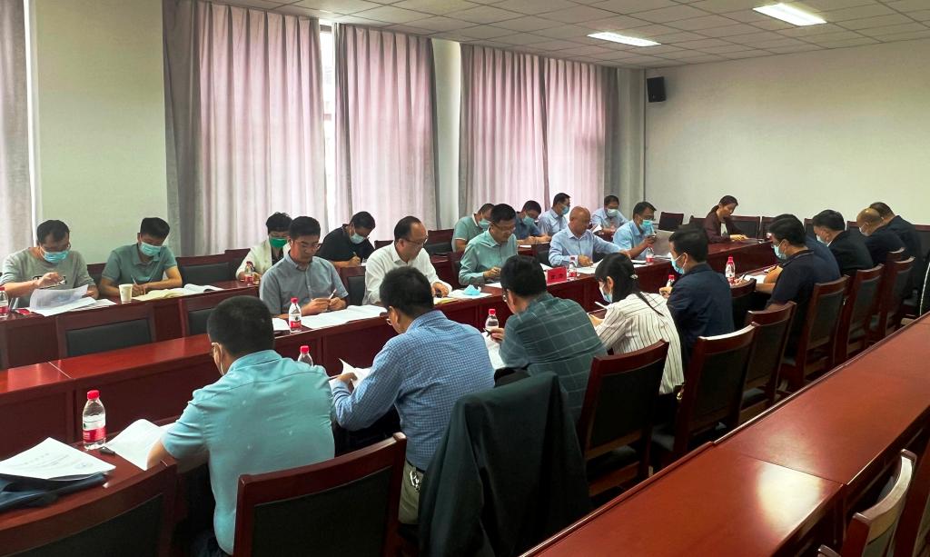 学校召开新学期研究生教育管理工作会议