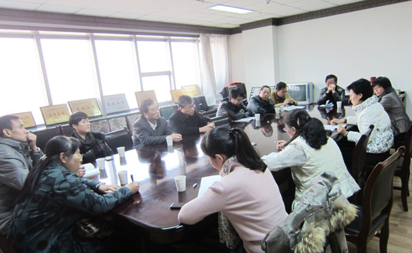 我校党外人士热议十八届三中全会精神