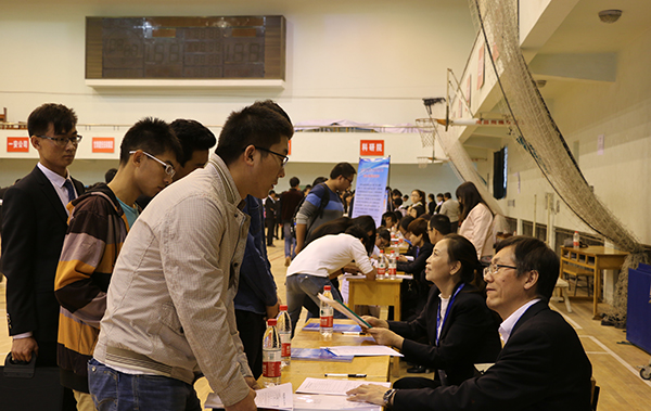 甘肃建投来校举行2016届毕业生校园专场招聘会