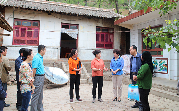 党委书记王萍赴和政县调研精准扶贫工作