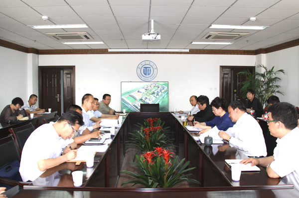 安宁区政府区长雒泽民一行来校调研