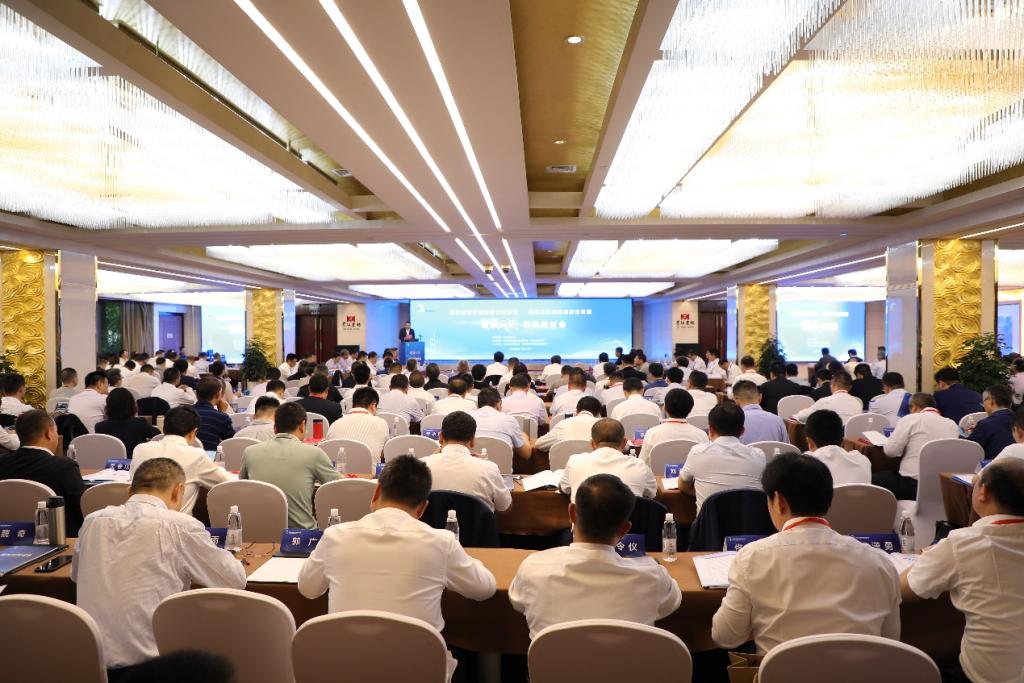 校领导带队参加中国铁路青藏集团有限公司“智慧天路”建设研讨会