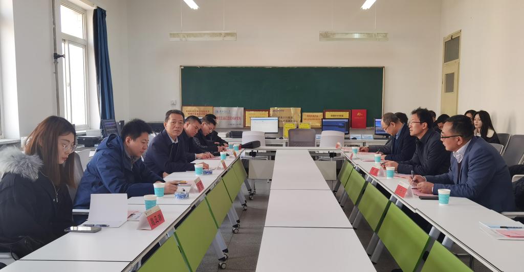 兰新铁路甘青有限公司党委书记兼总经理王在广一行来我校调研交流