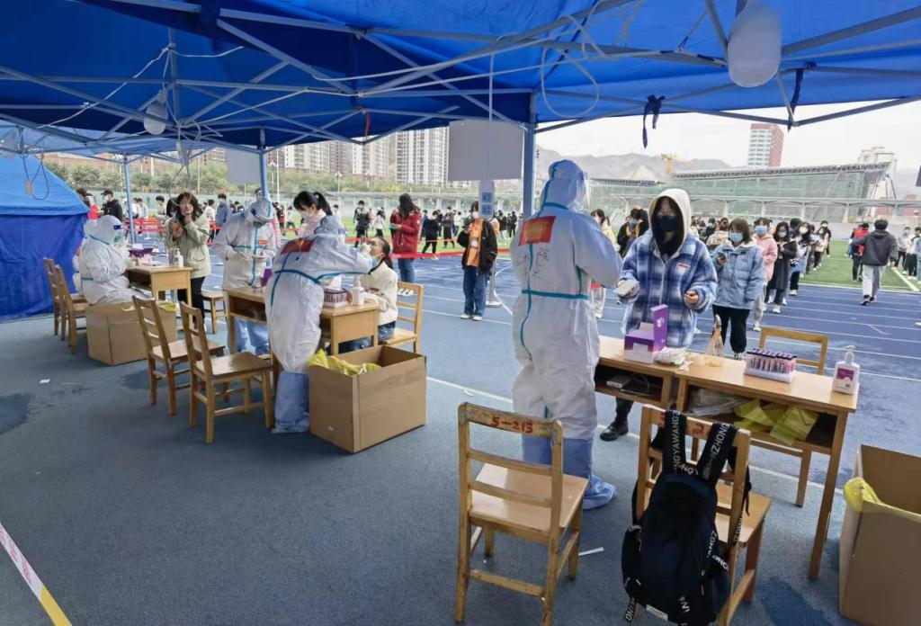 我校全体学生完成三轮核酸检测