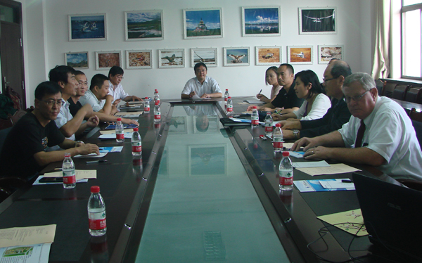 美国加利福尼亚州立大学教授前来我校科技园考察交流