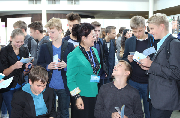 党委书记王萍率队参加波罗的海国际教育展