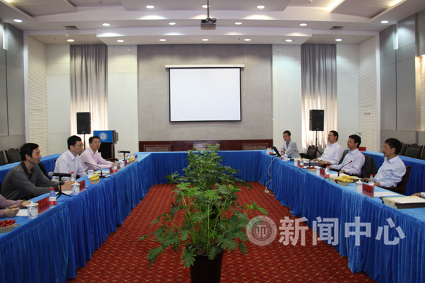 重庆交通科研设计院副书记许晓锋来校考察