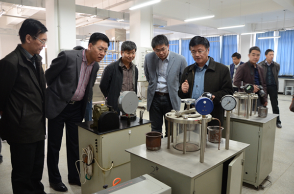 学校组织实验室管理人员赴兰州理工大学参观学习