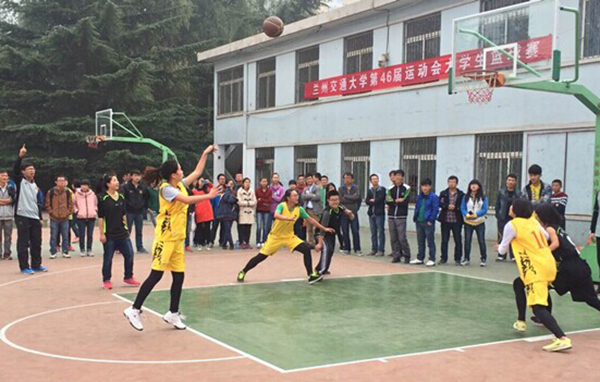 大学生篮球赛落幕  体育部包揽男女组冠军