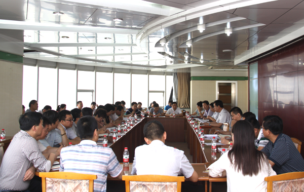 学校安排部署近期安全稳定及毕业生离校工作