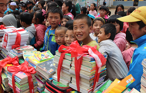 关注民族地区教育 关爱农村儿童成长——自动化学院开展暑期“三下乡”社会实践活动