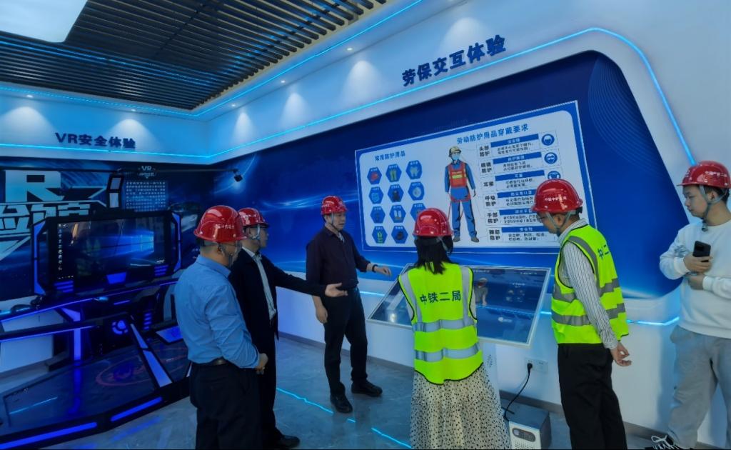 校领导受邀赴成都参加学术会议并开展访企拓岗活动