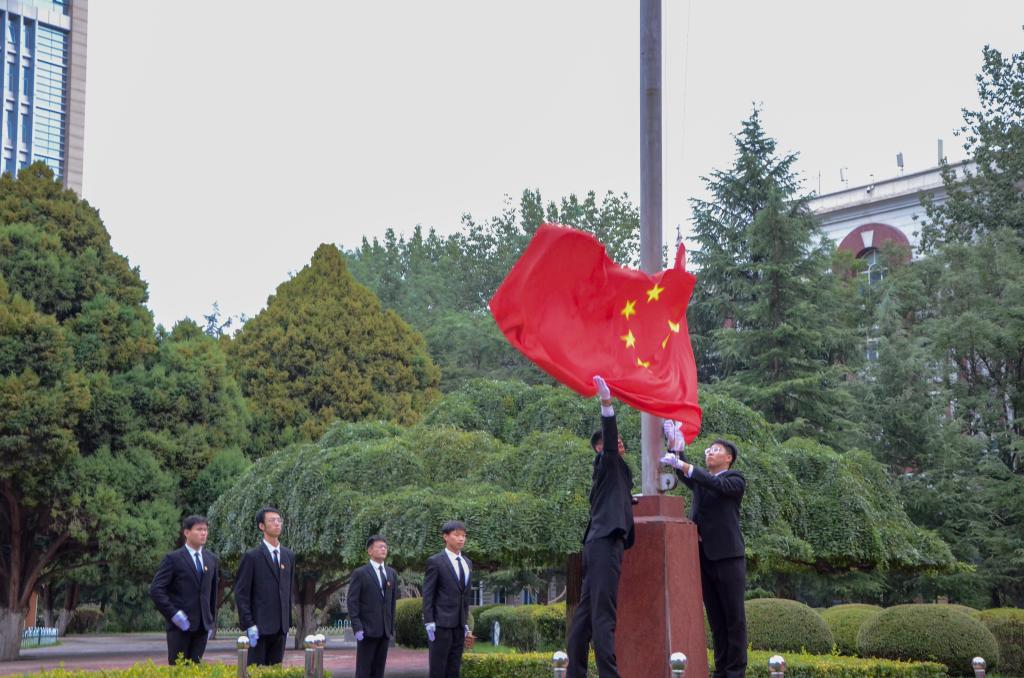 “十月一日”——交大学生同上一堂爱国主义思政课