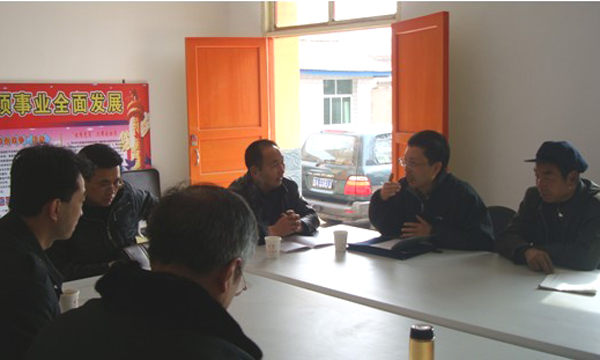 常务副校长杨子江深入联系村户对接