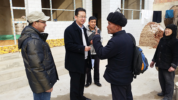 自动化学院干部开展慰问活动