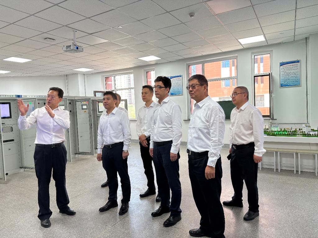 金昌市人民政府领导莅临新能源与动力工程学院指导工作