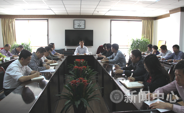 学校安排部署维护校园安全稳定工作