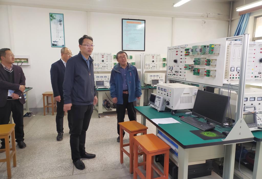 校领导深入自动化与电气工程学院调研指导工作