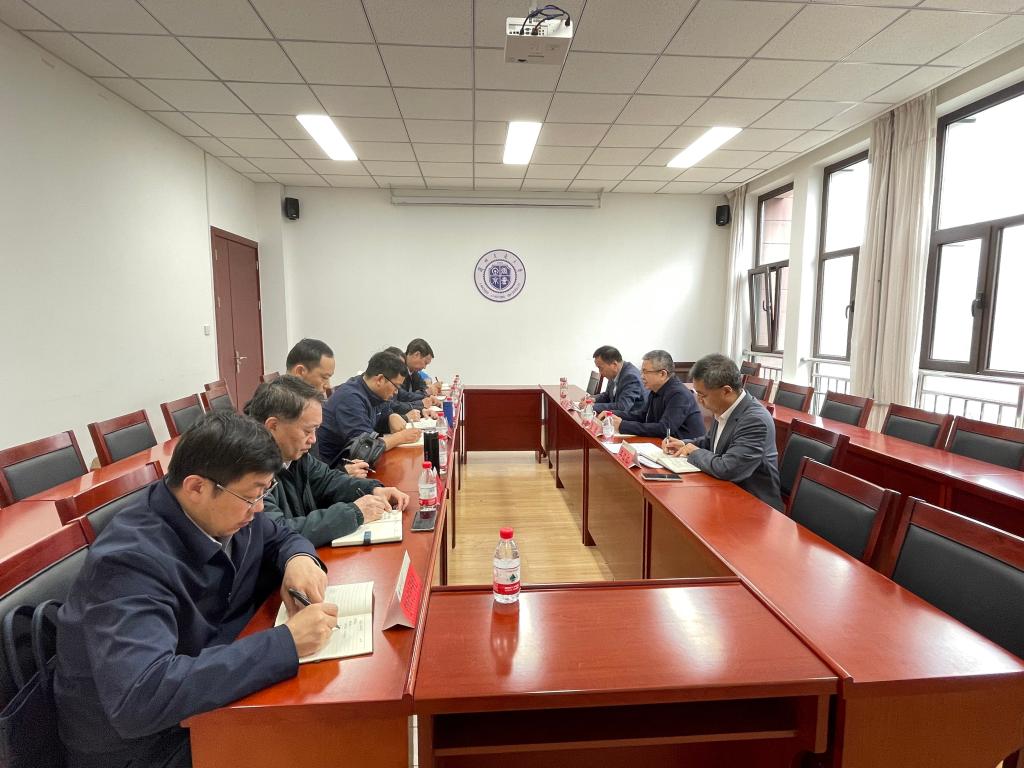 学校召开统战系统党风廉政建设工作情况通报会