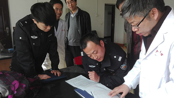 兰州市公安局安宁分局来我校检查化学品安全