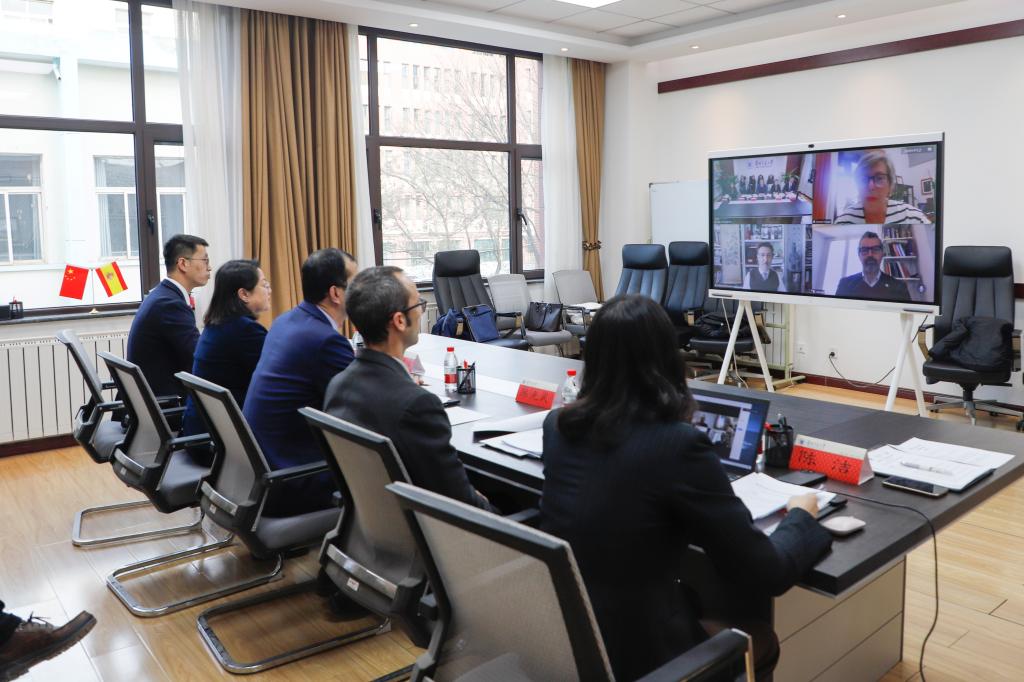 我校塞维利亚大学孔子学院第一届理事会会议召开