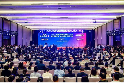 校领导带队参加第63届高等教育博览会