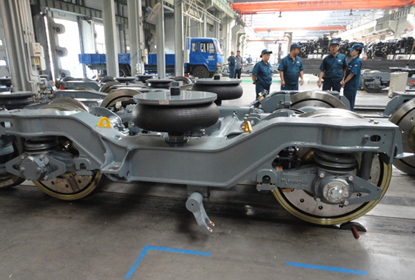 机电学院组织青年教师赴长春轨道客车公司开展实践学习